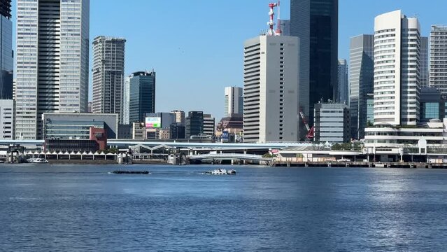 Tokyo bay_boart_Yurikamome