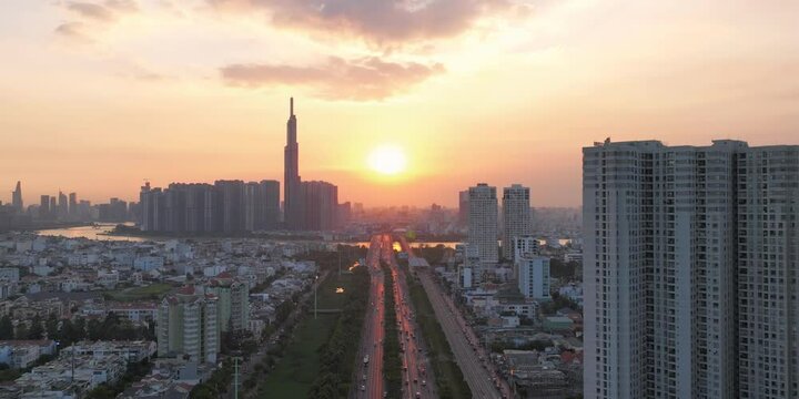 Timelapse sunset in Landmark 81, Ho Chi MInh City, Viet Nam 
