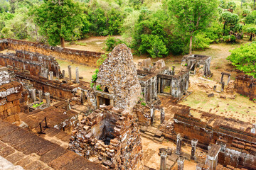 Ruins of ancient Pre Rup temple in Angkor, Cambodia - obrazy, fototapety, plakaty