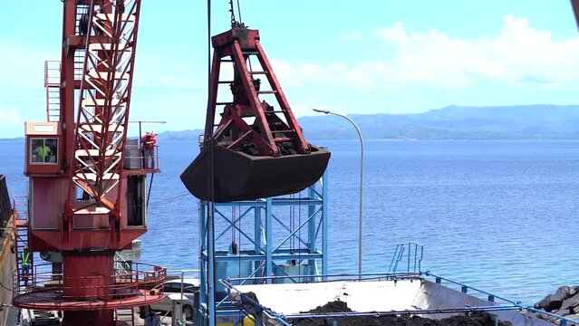 Unload coal in coal mining