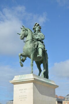 The equestrian statue of Louis equestrian, indeed. Bernini sketched the first design for the statue in France in the mid-1660s, but he only began working on it in the following decade when he returned