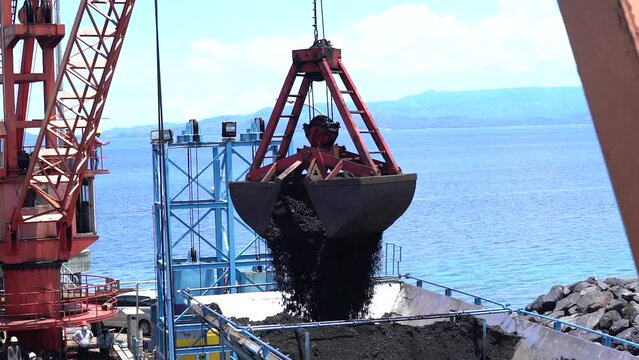 Unload coal in coal mining