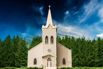 Presbyterian church located on green mountains - 747031785