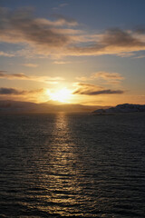Fototapeta premium Sonnenaufgang im Nordeismeer vor dem Nordkap