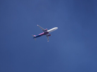 Jet airplane low altitude