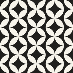 Fototapeta premium Vector seamless pattern. Repeating geometric elements. Stylish monochrome background design.