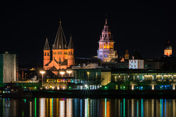 Fototapeta na wymiar Mainz Skyline