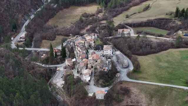 Panoramic view of the village of Collongues in the Chanan valley