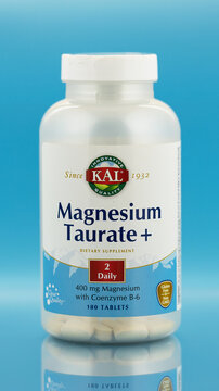 Magnesium taurate dietary supplement. Magnesium taurate pills editorial