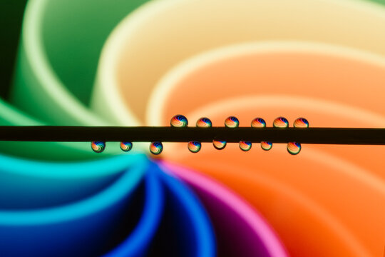 Abstract spectrum in reflective droplets