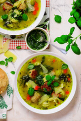 Easy meatball tortellini soup. style hugge