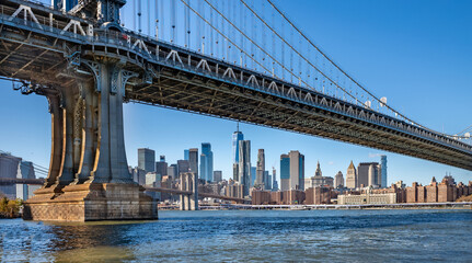 Skyline of downtown New York, Brooklyn Bridge and Manhattan.