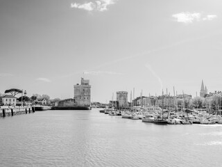 Fototapeta na wymiar Port de La Rochelle en noit et blanc