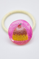 プラ板とレジンで手作りしたスイーツのヘアゴム