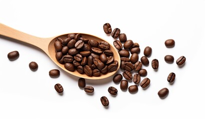 Obraz premium Coffee beans on wooden scoop isolated on white background