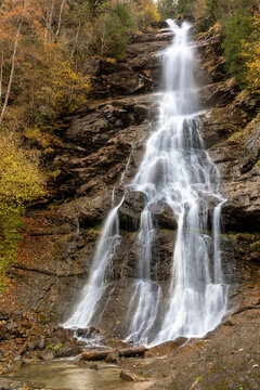 Harter Schleierwasserfall bei F&uuml;gen im Zillertal, Tirol, &Ouml;sterreich