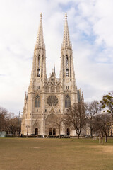 Obraz premium votivkirche a church in Vienna, in winter light