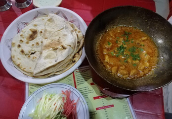 indian chicken curry with roti
