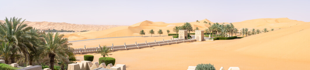Fototapeta na wymiar Arabian desert panorama, Rub' al Khali, Empty Quarter, Abu Dhabi, United Arab Emirates