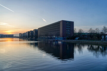 Sonnenuntergang im Innenhafen in Duisburg