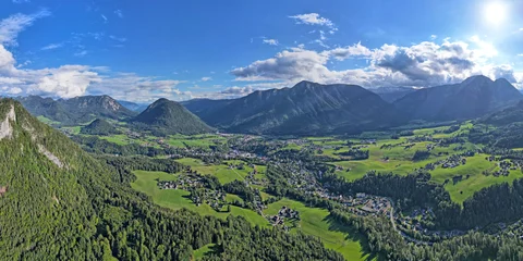 Foto op Canvas Bad Aussee / Altaussee in Österreich © ZIDRONE Air Service