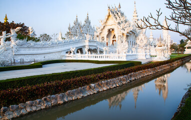 Fototapeta premium CHIANG RAI, THAILAND - FEBRUARY 2019: wat Rong Khun The famous White Temple in Chiang Rai, Thailand