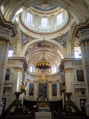Fototapeta na wymiar Bergamo Cathedral interior