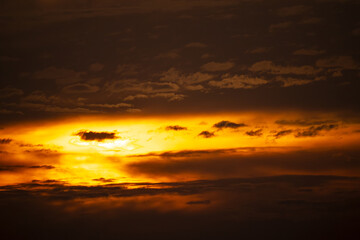 雲のベールの向こうからの陽光20150523-1