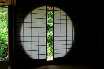 京都鷹峯常照寺の茶室の窓