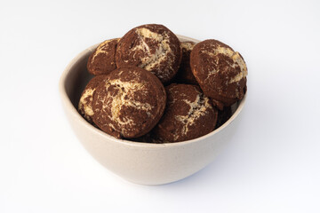 Cinnamon crinkle cookies in a white bowl