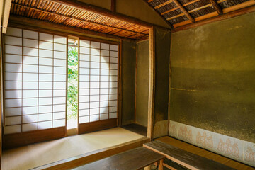 京都鷹峯常照寺の茶室の窓