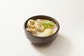 King dumpling soup with noodles	