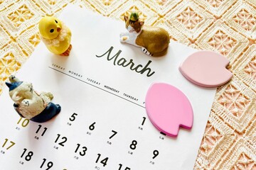 3月のカレンダーと猫とひよこ © 78art