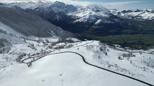 Vall&eacute;e enneig&eacute;e.