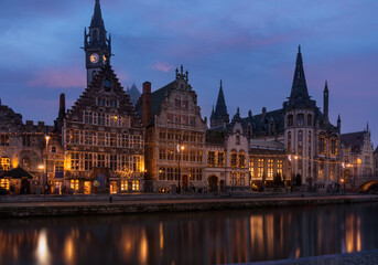 Fototapeta na wymiar Long Exposure of the twilight by the Ghent waterfront