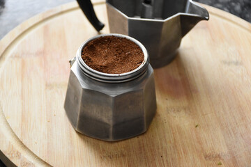 Moka kettle for preparing coffee