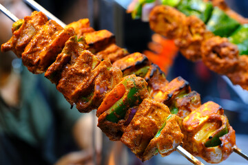 Indore Sarafa Bazaar, India’s Midnight Food capital of Madhya Pradesh, A treat for Foodies.