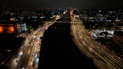Fototapeta premium Freeway Road At Sao Paulo In Sao Paulo Brazil. Cityscape Bridge. Traffic Road. Sao Paulo Brazil. City Skyline Landscape. Freeway Road At Sao Paulo In Sao Paulo Brazil.