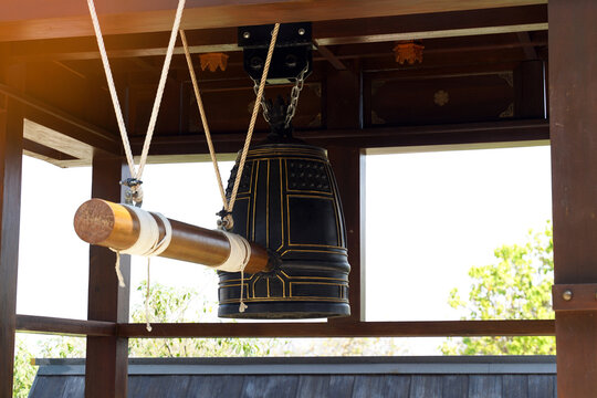 Japan's Joya no Kane bells are released before New Year's Day. According to belief, this is to dispel all the defilements of the past year and is a sign that the year is about to end.