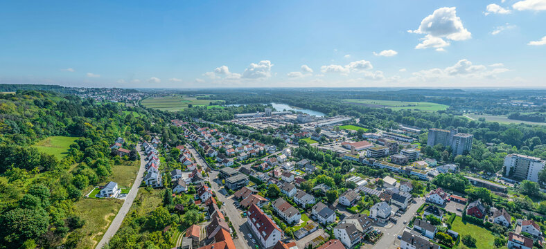 Ausblick auf Thalfingen im bayerisch-schw&auml;bischen Donautal im Kreis Neu-Ulm