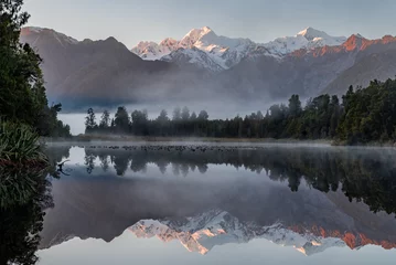 Fototapete Aoraki/Mount Cook Lake Matheson with morning Fog