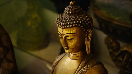 golden statue of buddha