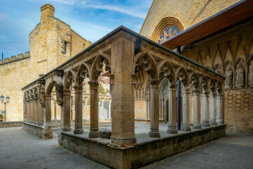 Remains of the Gothic exterior cloister of the church of Santa María la Real in Olite, Navarra,...