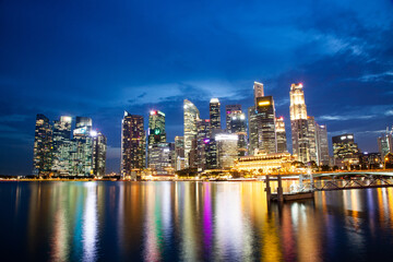 Fototapeta na wymiar singapore skyline at the Marina during twilight