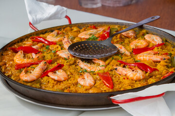 Paellapfanne, Paella mit Meeresfrüchten