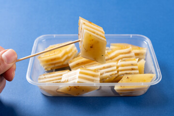 angle view box of chrysanthemum flavor multi-layer cakes