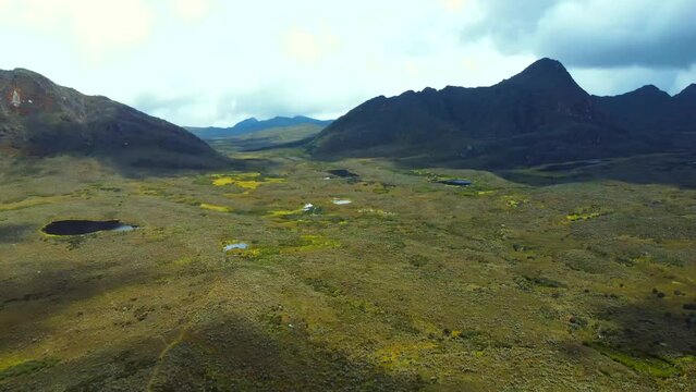 Experience the breathtaking beauty of the Sumapaz p&aacute;ramo like never before with our stunning drone video.