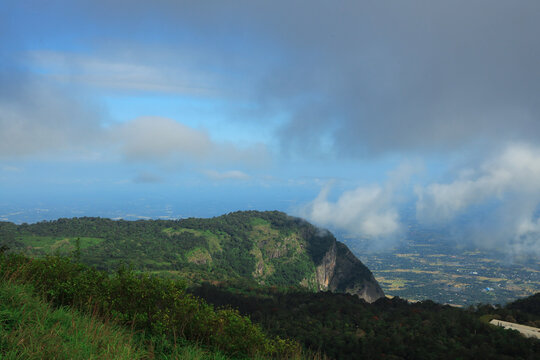 Awe-inspiring misty peaks in Nelliyampathi