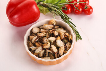 Marinated mussels in the bowl