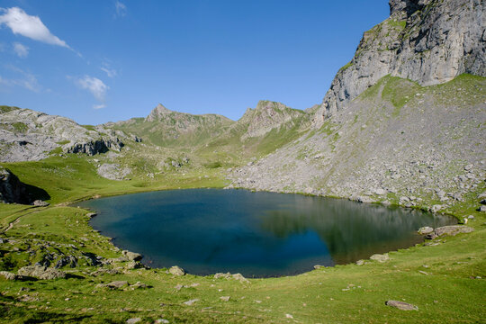 Lac Casterau, Ayous lakes tour, Pyrenees National Park, Pyrenees Atlantiques, France